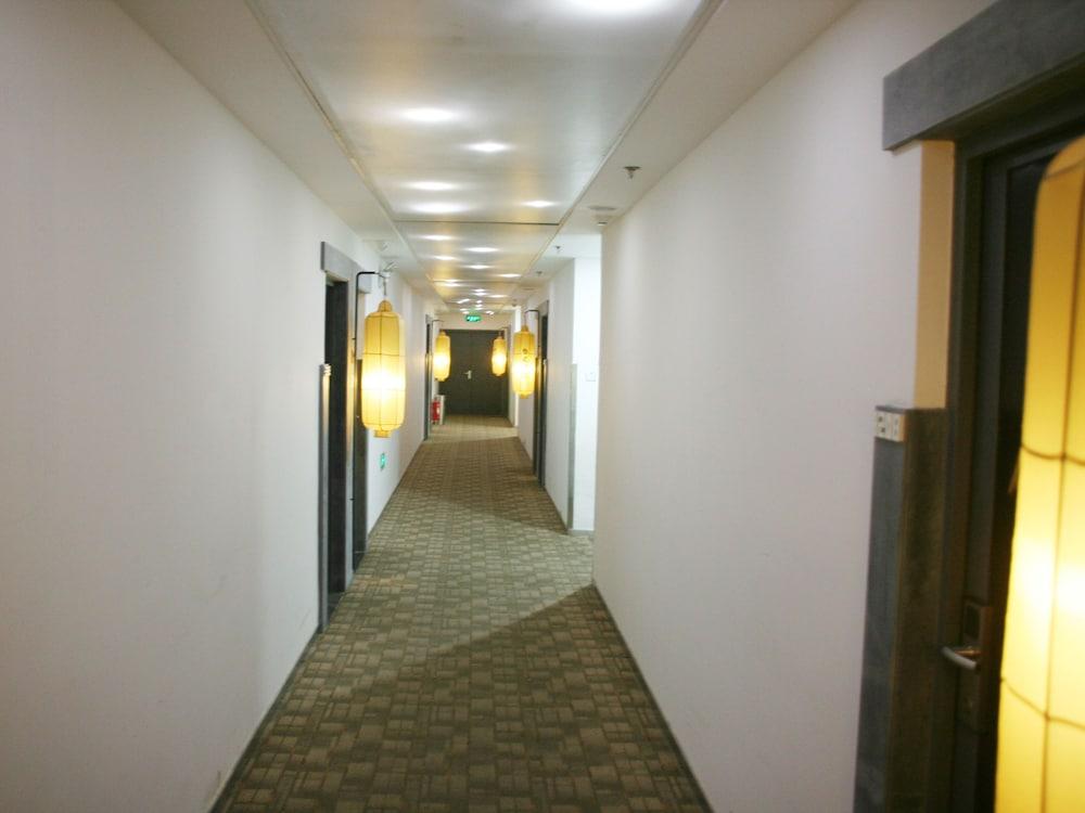 China Community Culture & Art Hotel Циндао Экстерьер фото