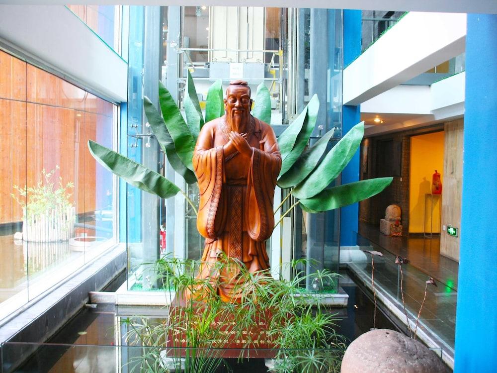 China Community Culture & Art Hotel Циндао Экстерьер фото