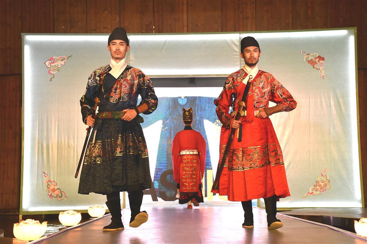 China Community Culture & Art Hotel Циндао Экстерьер фото
